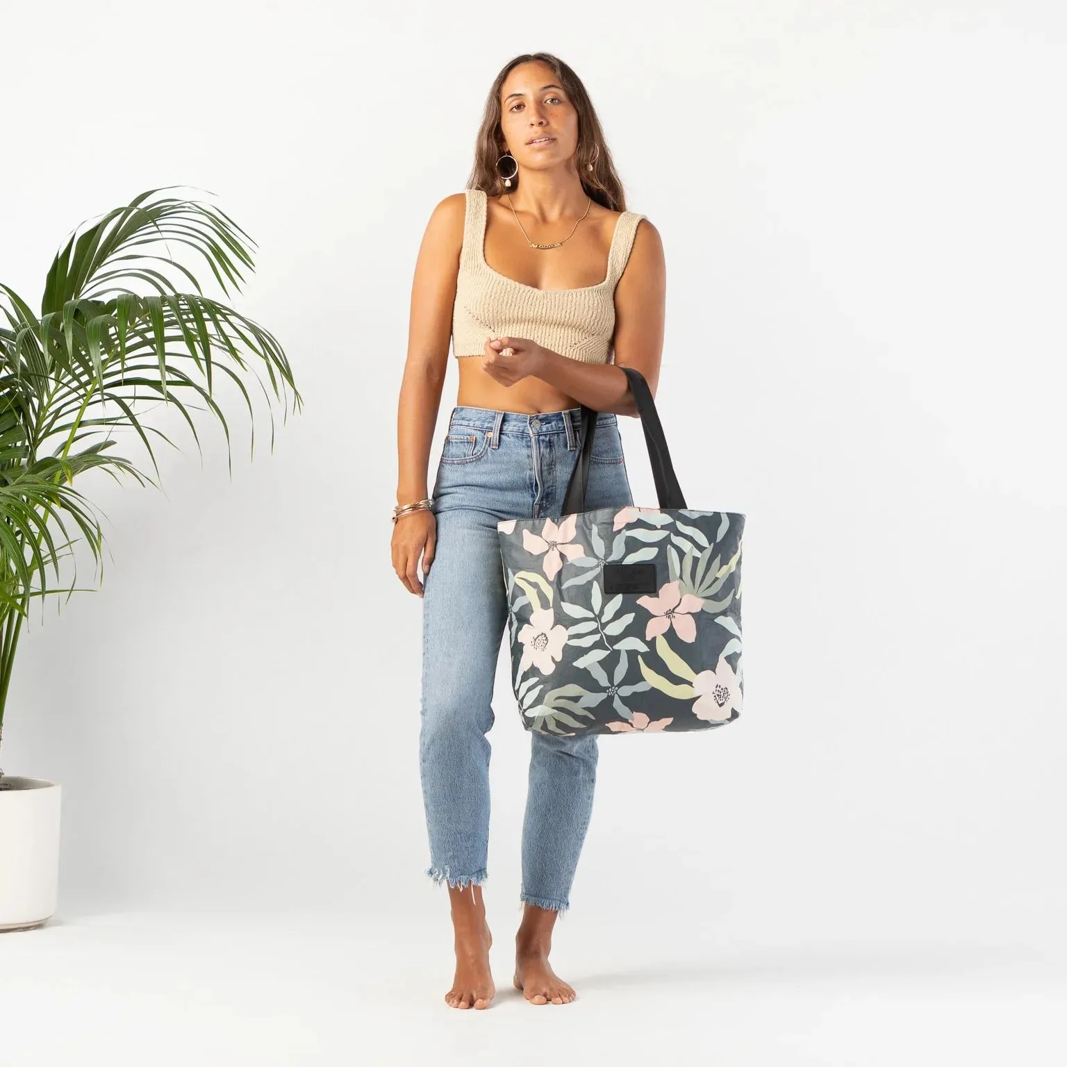 Aloha Day Tripper in Flora Eve