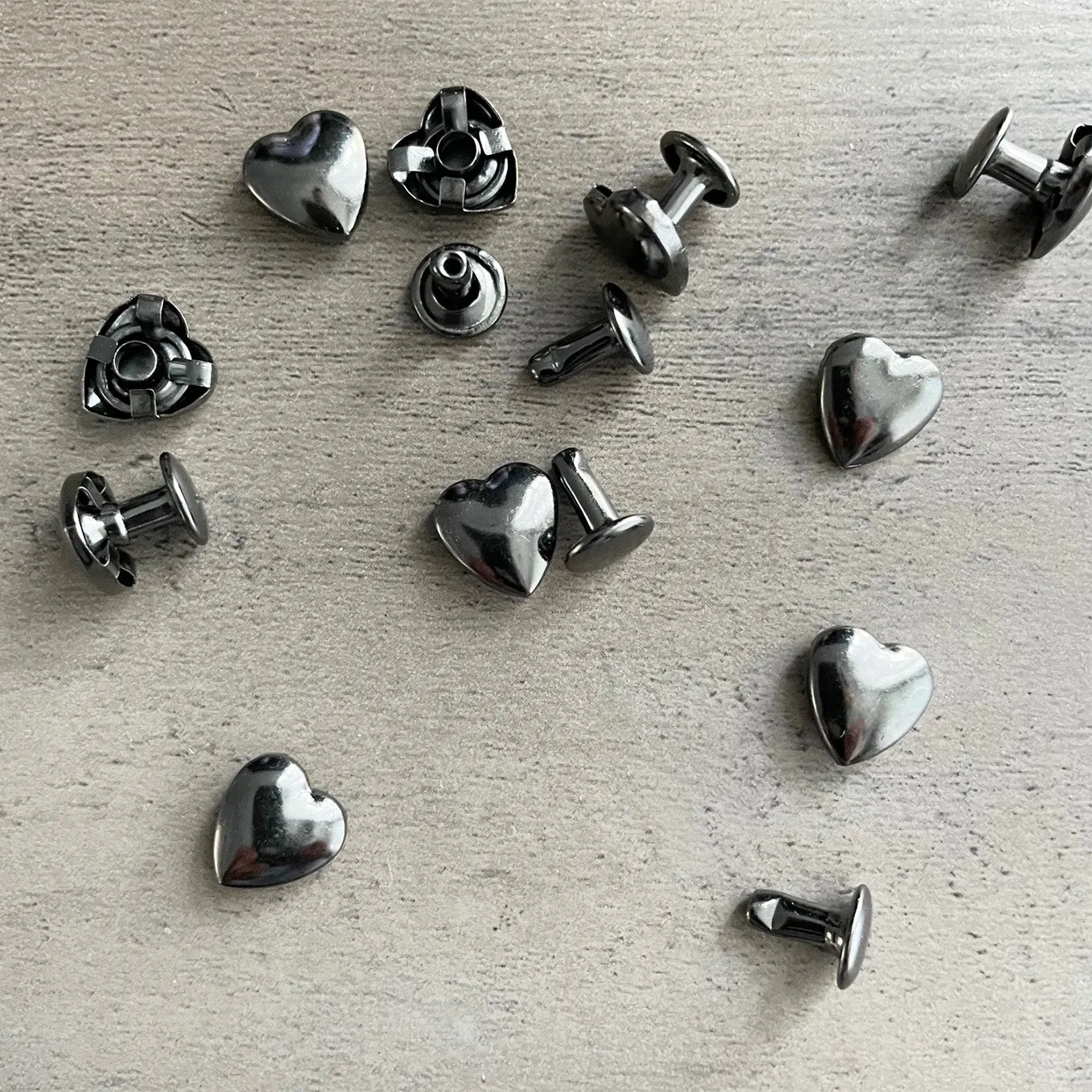 Heart Rivets 8mm