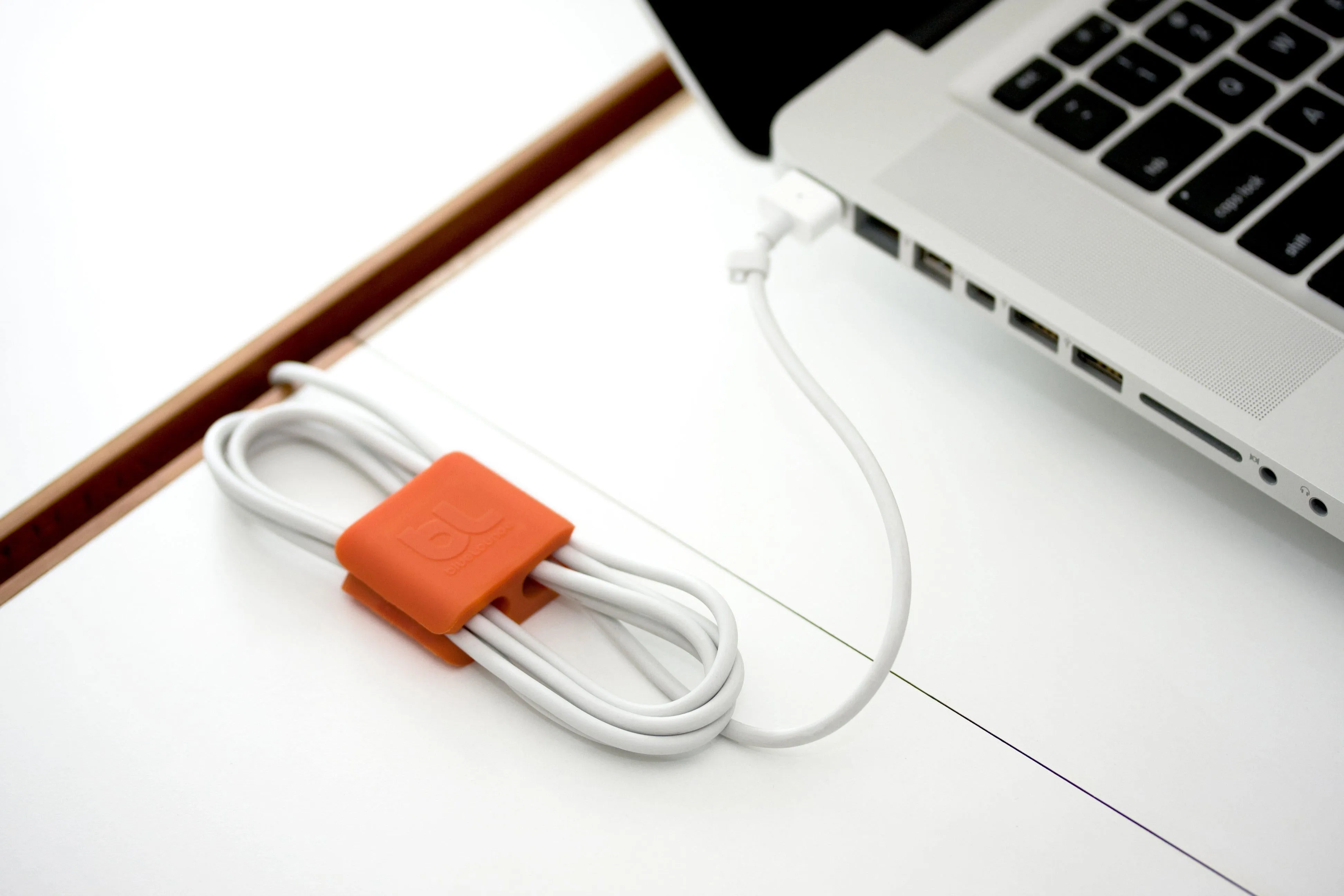[OPEN BOX] BLUELOUNGE Cable Clip Medium - 2 Packs - Orange   and  Dark Grey